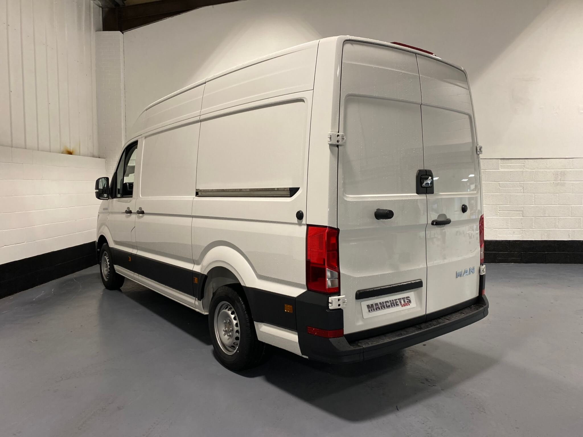 MAN TGE 2.0 3180 FWD MWB High Roof EU6 Manchetts